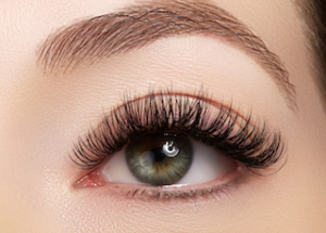 wimpern-faerben-nachher-effekt